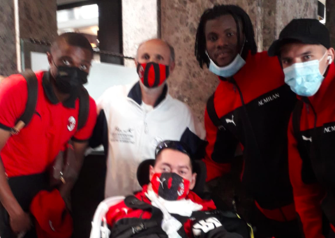 Il sogno di Giuseppe è diventato realtà: “l’abbraccio” dei calciatori del Milan a Torino