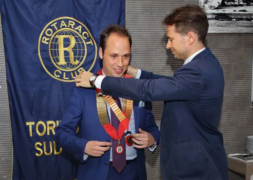 Rotaract Torino Sud e Sud Ovest, passaggio di consegue tra Edoardo Berrino e il nuovo presidente Andrea Savino