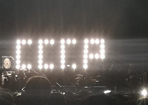 Fedeli alla linea elettrica. Al Flowers problemi all’impianto, il concerto dei CCCP si ferma (ma riparte)