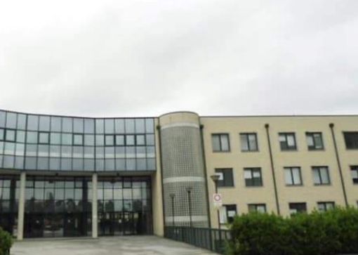 A Rivoli a combattere il Covid tra i banchi di scuola ci pensa la luce