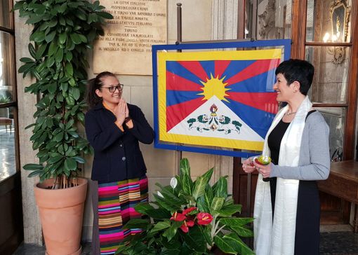 La bandiera del Tibet esposta a Palazzo Civico La bandiera del Tibet esposta a Palazzo Civico