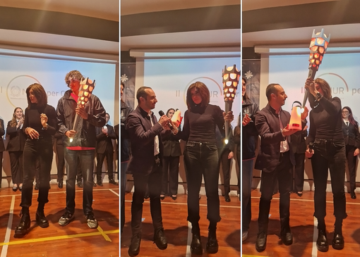 La fiaccola delle Universiadi di Torino 2025 arrivata fino a Caivano La fiaccola delle Universiadi di Torino 2025 arrivata fino a Caivano