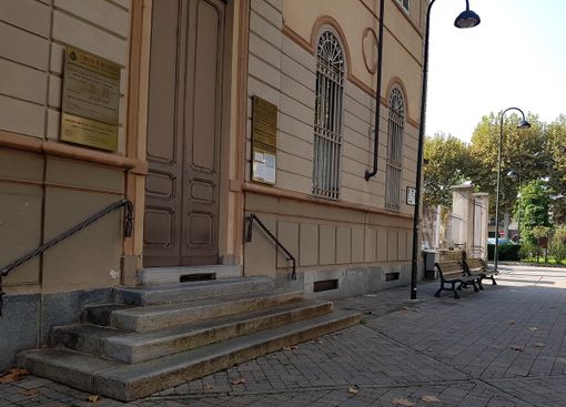 Brandizzo, i consiglieri Deluca e Multari all'attacco:"Ogni cittadino ha un debito di 430 euro" Brandizzo, i consiglieri Deluca e Multari all'attacco:"Ogni cittadino ha un debito di 430 euro"