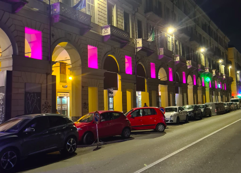 Body talks: le luci della video art illuminano i Portici di via Nizza