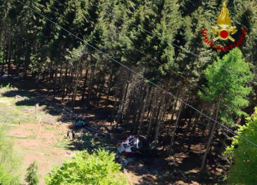 La cabina della funivia Stresa-Mottarone precipitata La cabina della funivia Stresa-Mottarone precipitata