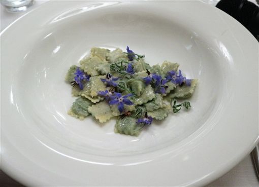 La nobile ed elegante gastronomia piemontese scopre la cucina con i fiori La nobile ed elegante gastronomia piemontese scopre la cucina con i fiori