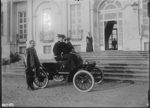 La regina Margherita di Savoia era grande appassionata di auto La regina Margherita di Savoia era grande appassionata di auto
