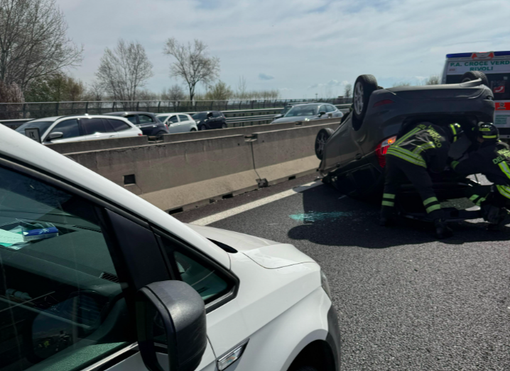 Incidente tra più mezzi in tangenziale: lo scontro tra Allamano e Sito: un ferito, traffico bloccato