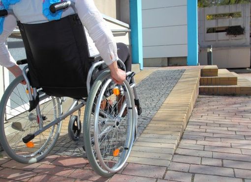 Accessibilità, la Città Metropolitana avvia un monitoraggio sulle barriere architettoniche del territorio