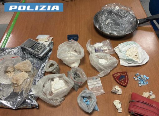 Spaccio, oltre un chilo e 200 grammi di stupefacenti sequestrati a Torino nei primi giorni di agosto