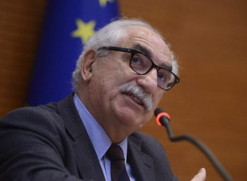 Mafiosi nigeriani arrestati, Spataro a Salvini: "Ricerche ancora in corso. Ci auguriamo che il Ministro in futuro si informi meglio" Mafiosi nigeriani arrestati, Spataro a Salvini: "Ricerche ancora in corso. Ci auguriamo che il Ministro in futuro si informi meglio"