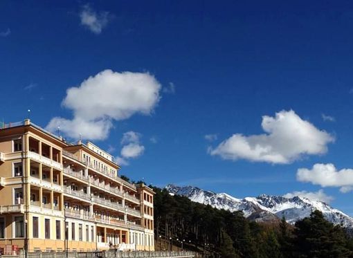 I dipendenti si sono licenziati. L’albergo Pra Catinat diventerà di nuovo un fantasma?