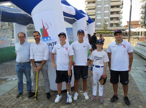 Un momento dell'allestimento di ieri