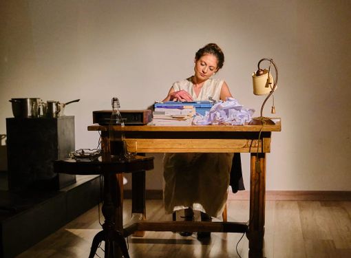 Manuela Marascio protagonista di "Sei tutto lo splendore. Le donne di Beppe Fenoglio", in scena venerdì 4 all'EcoMuseo Nesta