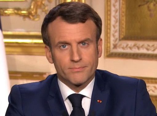 Coronavirus, Macron: "Siamo in una guerra sanitaria, per 15 giorni non uscite da casa", da domani alle 12 chiuso l'ingresso in Europa e sospeso Schengen Coronavirus, Macron: "Siamo in una guerra sanitaria, per 15 giorni non uscite da casa", da domani alle 12 chiuso l'ingresso in Europa e sospeso Schengen
