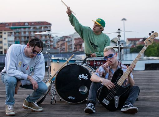 Dall’amicizia alle rime nate in casa: la Bilogang Dall’amicizia alle rime nate in casa: la Bilogang