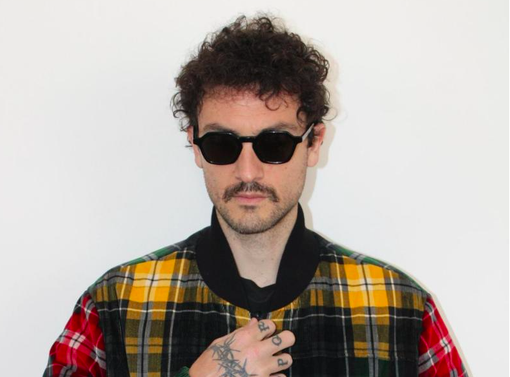 Carl Brave live per il suo Notti Brave Amarcord Tour: il concerto a Venaria Reale