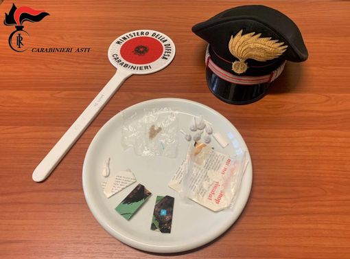 Festa a base di droga nella campagna astigiana: nei guai un torinese di 35 anni