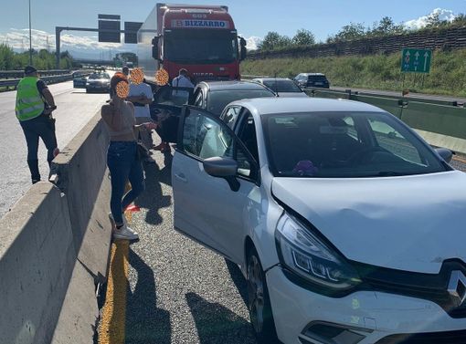 Tamponamento a catena sulla Tangenziale di Torino: 5 veicoli coinvolti, rallentamenti al traffico