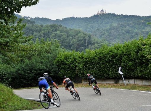 I corridori con la Basilica di Superga sullo sfondo (Credit photo Stefano Spalletta) I corridori con la Basilica di Superga sullo sfondo (Credit photo Stefano Spalletta)