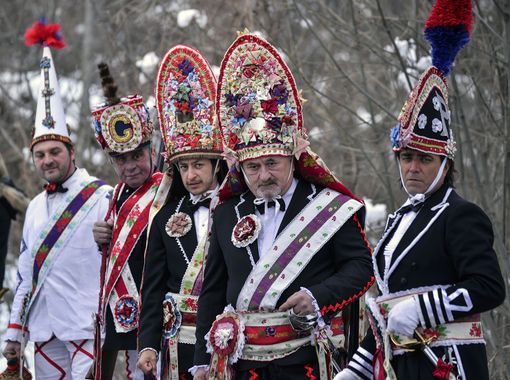 A Pinerolo la mostra "Addio inverno!" rilegge la tradizione delle vallate alpine A Pinerolo la mostra "Addio inverno!" rilegge la tradizione delle vallate alpine