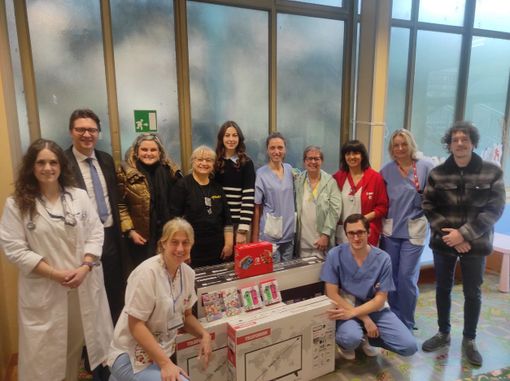 Arrivati i primi 'regali' per la pediatria del Santa Croce di Moncalieri Arrivati i primi 'regali' per la pediatria del Santa Croce di Moncalieri
