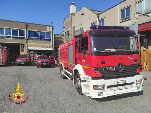 Torino in aiuto della Calabria in fiamme: mandati 11 soccorritori, un'autobotte e 4 pickup fuoristrada dei vigili del fuoco