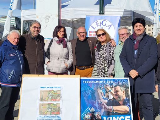 A Chivasso gazebo Lega per il tesseramento, per presentare i risultati del primo anno di Governo del centrodestra