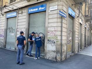 Caffè, cappuccio e cocaina: il questore chiude un bar "covo" della droga in corso Vercelli Caffè, cappuccio e cocaina: il questore chiude un bar "covo" della droga in corso Vercelli