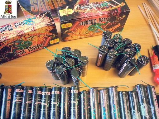 Capodanno, ingente sequestro di fuochi artificiali illegali al mercato di piazza Foroni