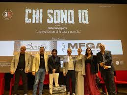 A Montaldo Torinese, al via le riprese del film "Chi sono io": per la prima volta in Italia si potranno seguire in diretta streaming A Montaldo Torinese, al via le riprese del film "Chi sono io": per la prima volta in Italia si potranno seguire in diretta streaming