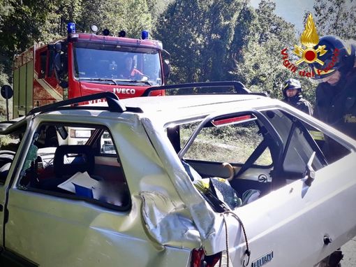 Incidente a Sparone, due conducenti incastrati nelle auto: intervengono i vigili del fuoco