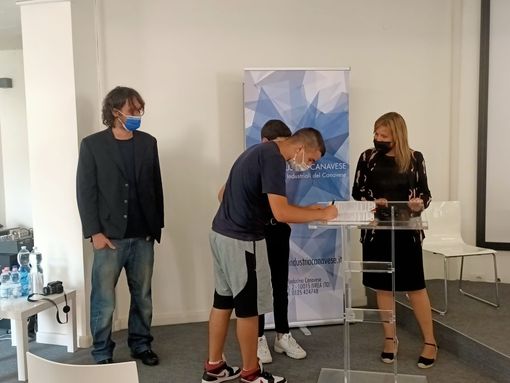 A Ivrea, firmato il &quot;contratto viola&quot; per il riconoscimento dell'imprenditore della Gentilezza