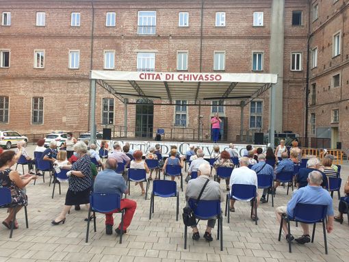 Il Sindaco Claudio Castello e l’Assessore Claudio Moretti incontrano gli anziani del Centro “Felice Donato” Il Sindaco Claudio Castello e l’Assessore Claudio Moretti incontrano gli anziani del Centro “Felice Donato”