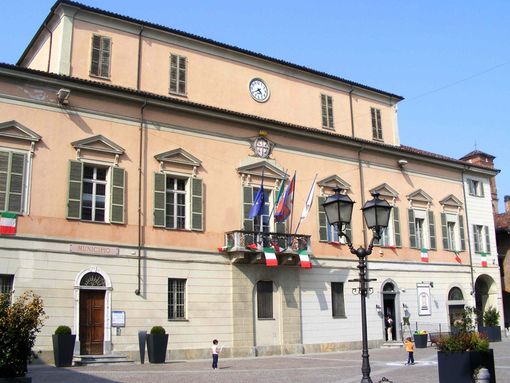 False cittadinanze a Crescentino: sigillati gli uffici comunali