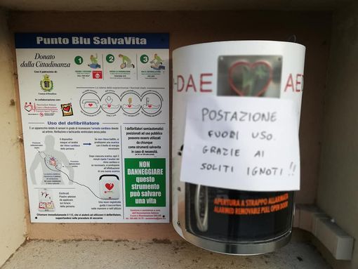 Il defibrillatore danneggiato
