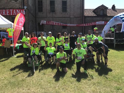 Gli organizzatori hanno donato una handbike a Hope Running