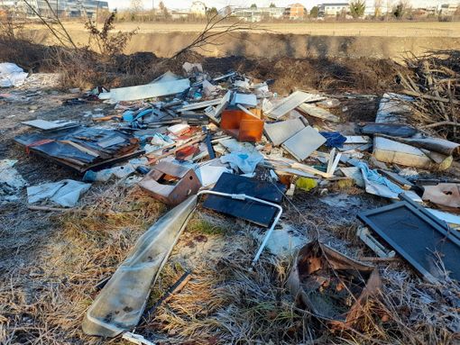 Rifiuti abbandonati a Brandizzo, Alternativa civica chiede le fototrappole