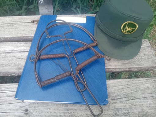 Trappole per cattura di animali selvatici sequestrate al mercatino