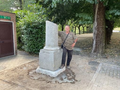 Danilo Pairone con la colonna Danilo Pairone con la colonna