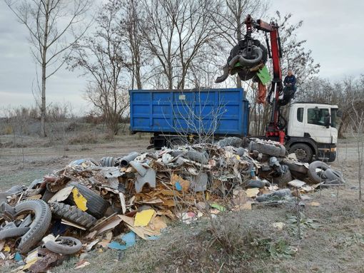 I lavori di rimozione dei rifiuti I lavori di rimozione dei rifiuti
