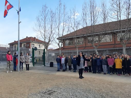 Cumiana inaugura il villaggio scolastico: «È una soluzione provvisoria che durerà qualche anno» (FOTO) Cumiana inaugura il villaggio scolastico: «È una soluzione provvisoria che durerà qualche anno» (FOTO)