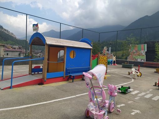 Il parco giochi per i bimbi piccoli a Fenestrelle Il parco giochi per i bimbi piccoli a Fenestrelle
