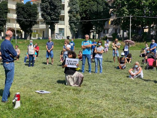 Polemica social sulla manifestazione antirazzista di Pinerolo: «Discutiamone» Polemica social sulla manifestazione antirazzista di Pinerolo: «Discutiamone»