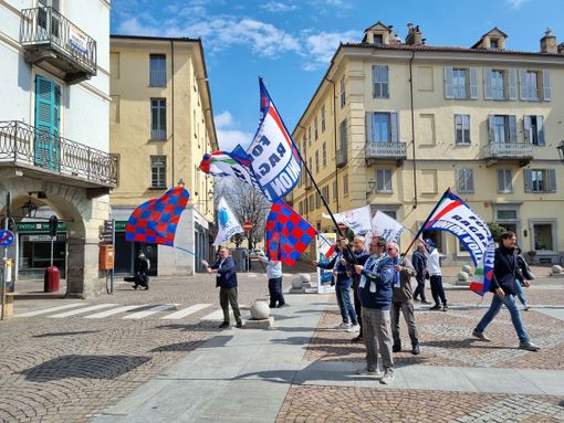Il momento di festa in piazza con le ragazze del volley di A2