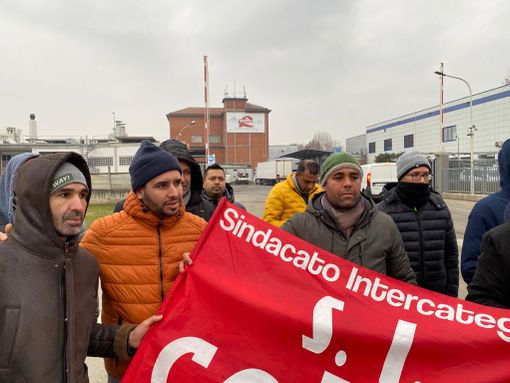 I lavoratori in sciopero I lavoratori in sciopero