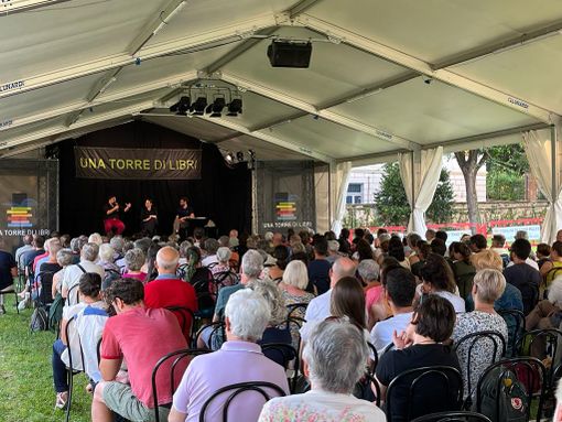 Giochi, dibattiti e spettacoli per l’ultimo weekend di Una Torre di Libri Giochi, dibattiti e spettacoli per l’ultimo weekend di Una Torre di Libri