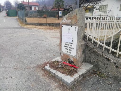 Il cippo danneggiato