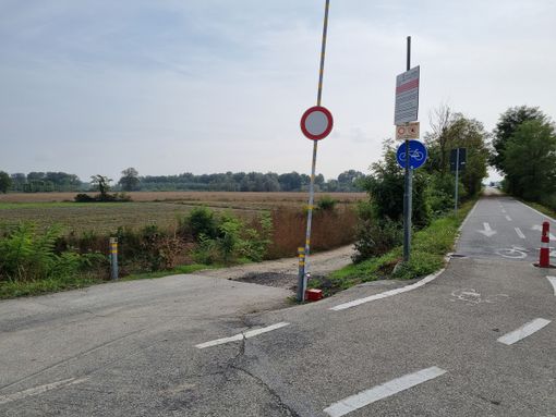 La sbarra al centro della contesa in Comune a Vigone La sbarra al centro della contesa in Comune a Vigone