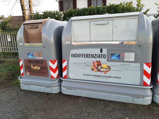 Cassonetti con bocca vincolata